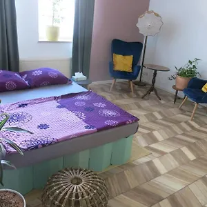 Apartment Stuckverzierte, Zentrumsnahe Im Sueden 